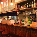 大衆酒場 家利伊頭 - 内観 カウンター