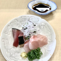 佐とう - 鰹と金目鯛のお造り