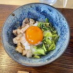 Ramen FeeL - 名古屋コーチンとイベリコ豚の3色丼