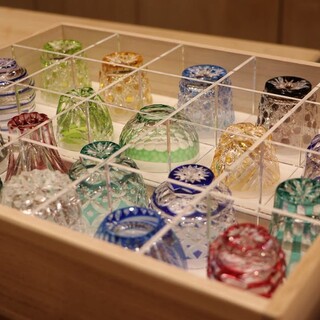 We also carefully select drinks such as sake, wine, and champagne.