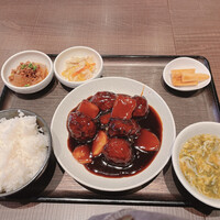 札幌菜 虎鯨 - やわらか肉団子と根菜の黒酢酢豚