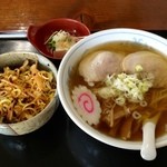 チャーシュー丼セット：９００円