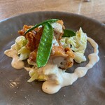 カルティベイト - 今週のランチ メインその1 三重県産鶏の衣揚げ 豆乳クリームソース