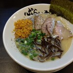 ラーメンとかぶらいあん - 料理写真:ガーリックとんこつ(GTP)　730円