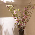 AU GAMIN DE TOKIO table - 階段を下りると桜の花　