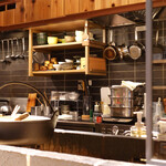 AU GAMIN DE TOKIO table - カウンター内のアップ