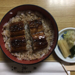 うなぎ料理 鹿六 - 鰻丼ってこう言う感じなの？