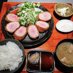 数量限定　芳寿豚のシャトーブリアンカツ定食