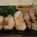 骨付鶏 鶏麺専門店 中野屋  - とりチャーシュー