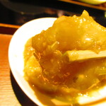 黄鶴 - ランチ小皿定食　２８００円（税込）のエビのチリソース煮のアップ【２０２１年４月】