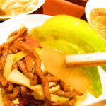 黄鶴 - ランチ小皿定食　２８００円（税込）の牛肉のかき油炒めのアップ【２０２１年４月】