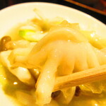 黄鶴 - ランチ小皿定食　２８００円（税込）のイカときのこの生姜炒めのアップ【２０２１年４月】