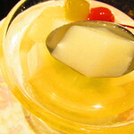 黄鶴 - ランチ小皿定食　２８００円（税込）の杏仁豆腐のアップ【２０２１年３月】