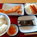 仙台富谷食堂 - 料理写真:焼き鮭＆ソーセージ