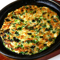 ★甚六ギョーザ焼き(ギョーザのお好み焼き版)