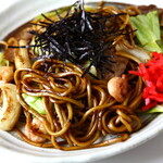 Yakisoba (stir-fried noodles) /Udon
