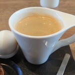 カフェ フラット - ●ホットコーヒー（モーニングサービス付き）420円
            　デカフェ・モカマフィン
            のホットコーヒー