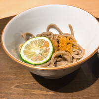 乙味 あさ井 - 福井在来種挽きぐるみ　十割手打ち蕎麦
                    うずら卵黄　唐墨　酢橘　辛汁
