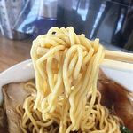 Ra-Men Taishou - 麺は中太ストレート麺。甘めのスープが絡んで美味しい！食べ応えもあるので満足度高めです。