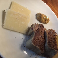 カルネジーオ イースト - 