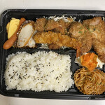 Bikkutai Hanoboru - コレだけでトンカツ弁当400円成立しそう。