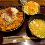 butashabuyakitommorinosakabainton - スタミナ温玉豚丼セット