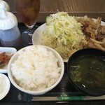 わ楽 - 豚バラ生姜焼き定食830円