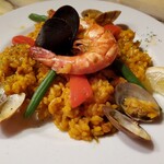 スペイン料理&BAR アモール・デ・ガウディ - ランチ シーフードパエリア。