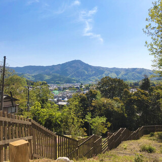 比叡山を一望できる丘の上のレストラン