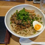 麺屋 護城 - アンガス黒粋牛とガリシア栗豚のひき肉まぜ麺