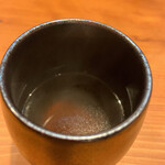 ars - 鶏のコンソメスープ（サービス） 奥深いスープ。クリアなスープ。