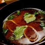 道人 - 鶉で出汁を取った赤味噌の味噌椀。山里の野趣が溢れてメチャクチャ美味しい。勿論おかわりを頂く。