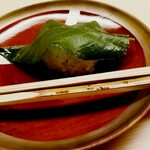 道人 - 道明寺　桜葉もできるだけ頂いて甘みと塩気を味わいました。