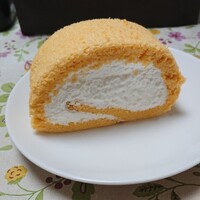 ラ ペ - カットしたロールケーキ