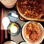 旨辛麻辣専門店 サカホンキッチン - 