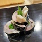 日本橋蛎殻町 すぎた - 〆鯖 あさつき ガリの海苔巻き