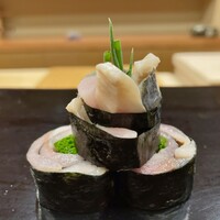 日本橋蛎殻町 すぎた - 〆鯖 あさつき ガリの海苔巻き
