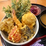 Tempura Sakusaku - ランチ限定日替わり天丼 550円
                        （おしんこ・味噌汁付）