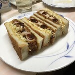 がばちょ - カツサンド（700円）みんなでシェア♪タロ兄ありがと♡