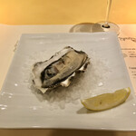 ラ メーラ - スパークリングで生牡蠣。めっちゃうまい。