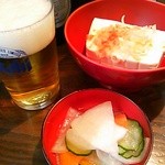 居酒屋鬼太鼓 - 冷奴と漬物