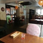 Cafe&Bar G.O.A.T - 店内