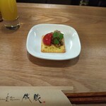 とんかつ成蔵 - 豚リエットを乗せたカナッペ。