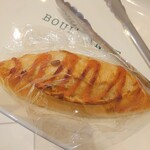 BOUL'ANGE - 明太フランス
            前回も購入して美味しかった一品。
            大葉が入っていてハードなフランスパン生地とのバランス良し