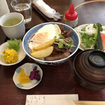 東屋 - ステーキ丼