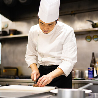 Yusuke Kobayashi, the 2nd generation chef with many brilliant awards