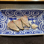 鮨松榮 - 鰆 藁焼き 燻製