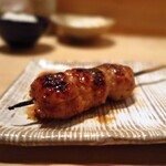 鳥しき - タレもしっかりのって、挽肉の味も濃い。軟骨の食感も◎