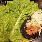闇市 - 闇市さん特製の肉みそがついているのでクセになります。
      旨い！旨い！旨い！