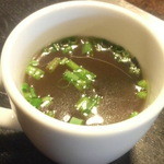 お好み焼き 馬之助 - 鶏がらスープ塩　とありましたが、沖縄そばの出汁のようでした。